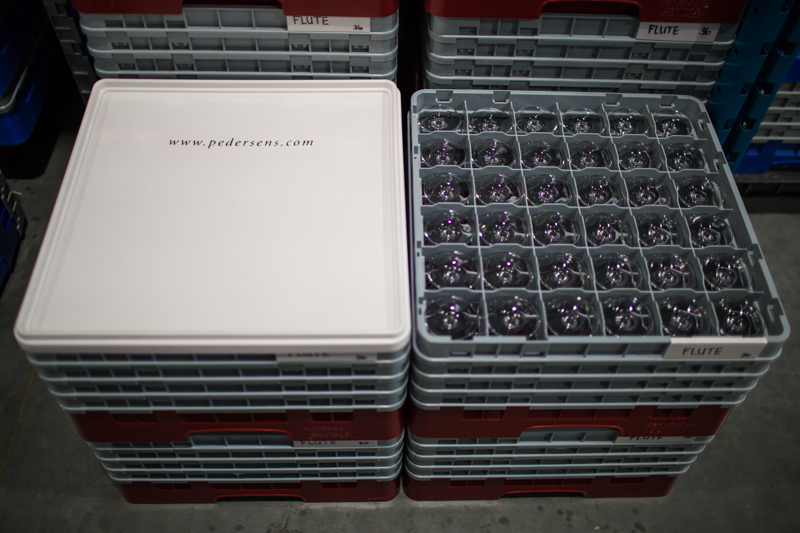 Glass racks with lids